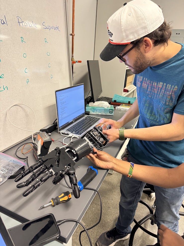 Bench testing a robotic hand